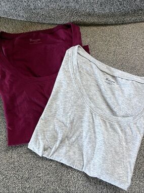 No Boundaries Women's Short Sleeve Tee Set - Burgundy & Light Gray